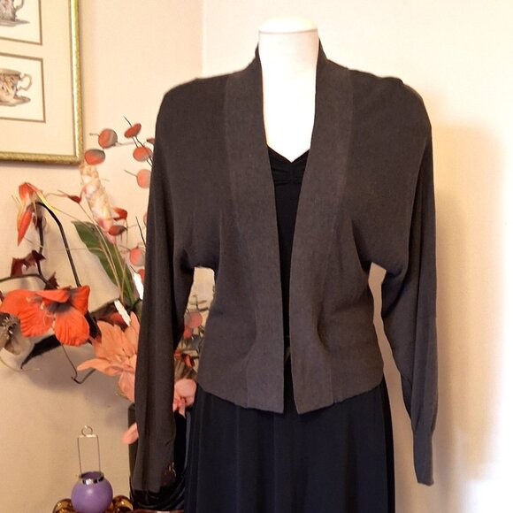 NWOT Woman's Stills Shrugs Batwing Sleeves Gray Cardigan Knitwear Sweater 6 S - Picture 2 of 10